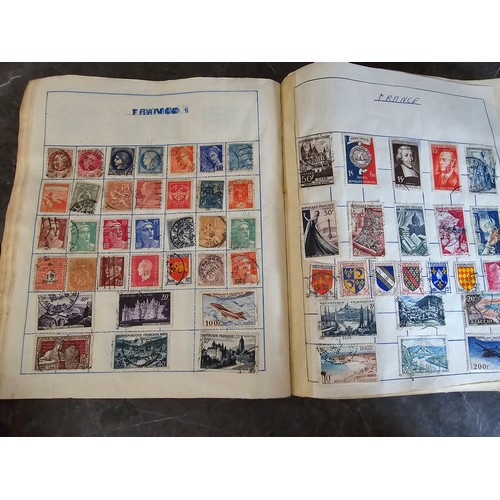 18A - Stamp album containing a very large qty of vintage world stamps - Approx 220 pages in album