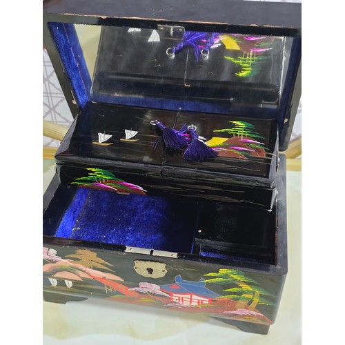 20A - Black Japanese musical jewellery box