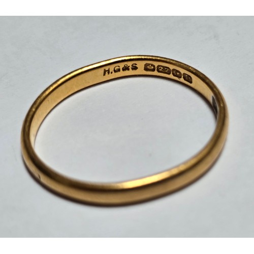 92 - 22ct Gold Wedding Band Ring - 2.4g