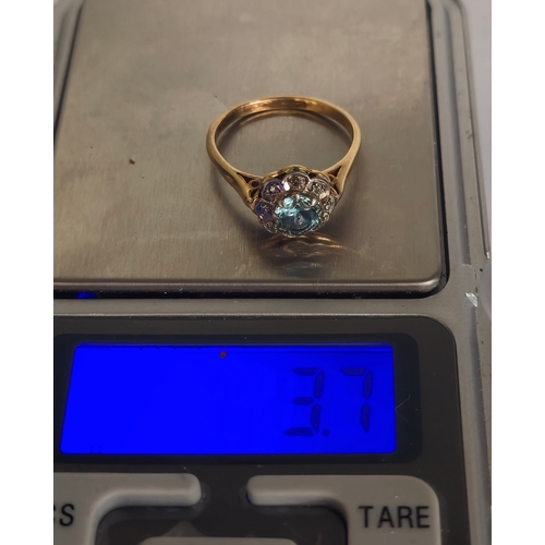 74B - Vintage 18ct Gold Cluster Ring