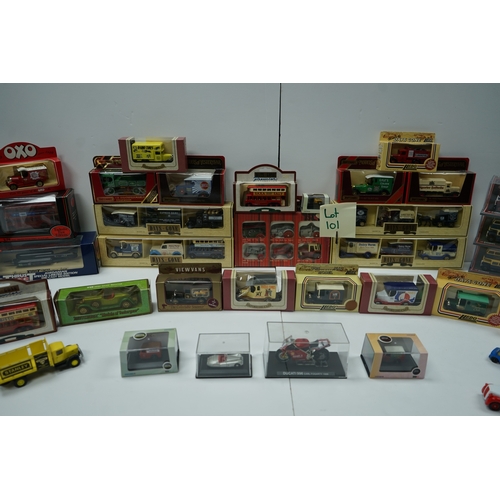 101 - Collection of die-cast model vehicles, including Matchbox, Dinky, Lledo Days Gone, and Vanguards ser... 