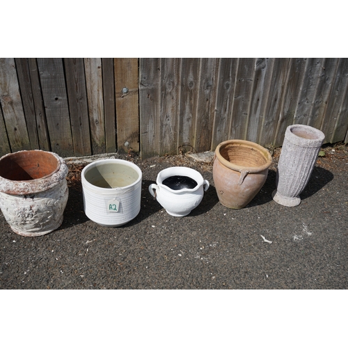 1214 - Gardens, Pots & Planters: Group of 5 Various Plant Pots Between 16cm & 35cm