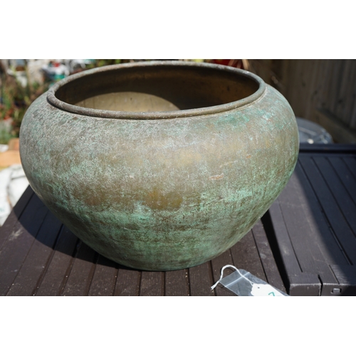 1215 - Large copper planter pot.