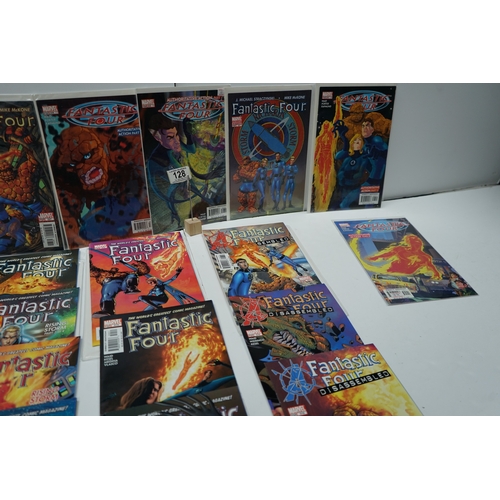 128 - Collection of Fantastic Four comic books by Marvel.