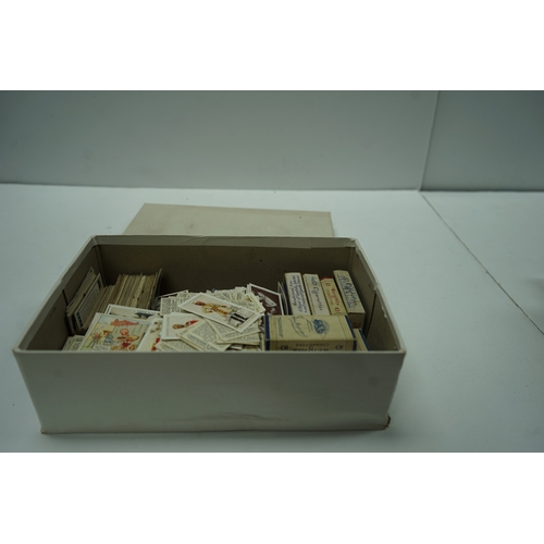 429 - Collection of vintage cigarette cards