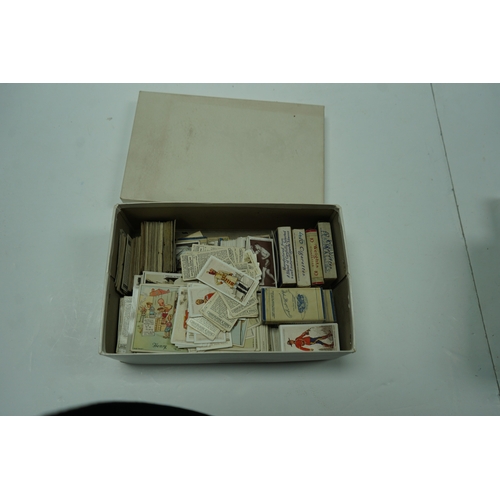 429 - Collection of vintage cigarette cards