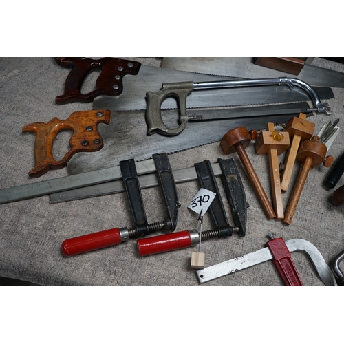 370 - Collection of good quality vintage woodworking tools, including hand saws, clamps, brace drills, han... 