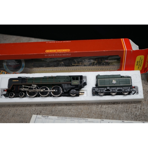 216 - Collection of Bachmann and Hornby OO Gauge Model Trains, including Santa Fe locomotive 216 and vario... 