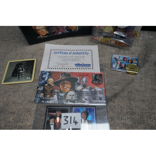 314 - Collection of Doctor Who items including trading card collection, action figure set, certificate of ... 