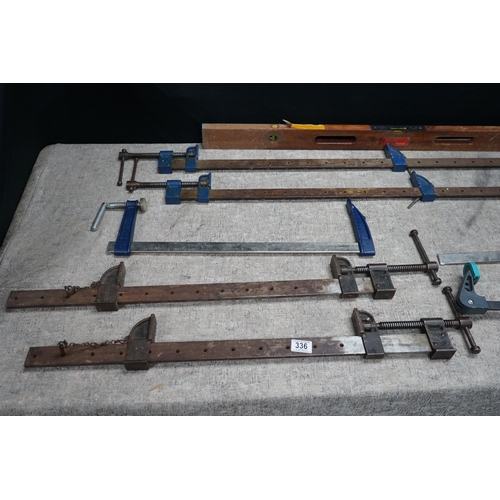 336 - Collection of good quality sash clamps and other carpentry tools