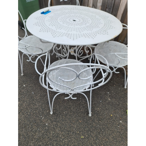 1218 - Good Quality Wrought Iron Garden Table and Chairs Set (Table 97cm Diameter 96cm Tall)