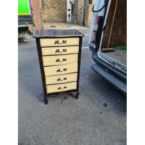 1231 - Chest of Drawers