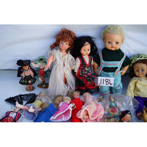 1184 - Collection of vintage dolls