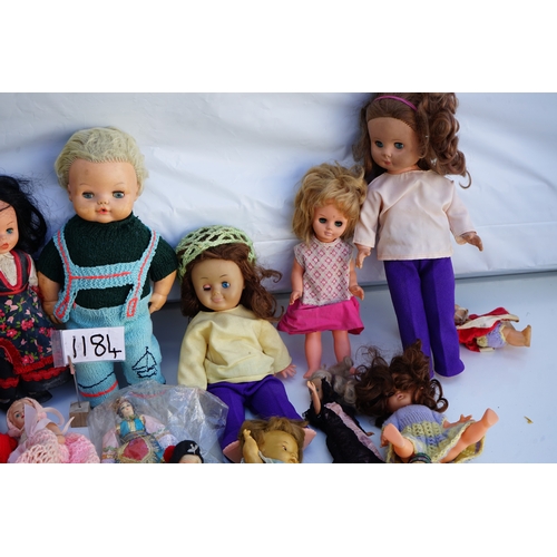 1184 - Collection of vintage dolls