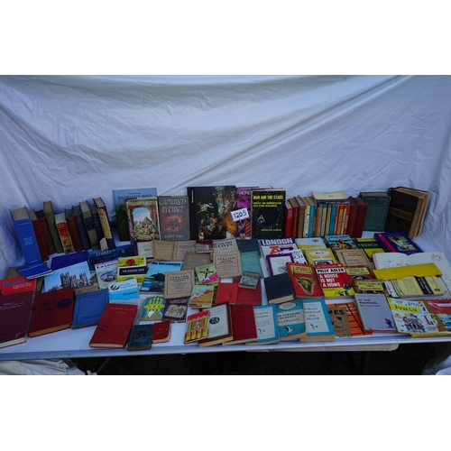 1205 - Collection of vintage and antique books including 