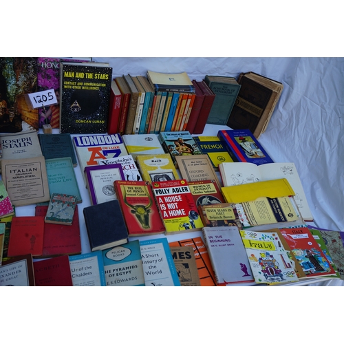 1205 - Collection of vintage and antique books including 