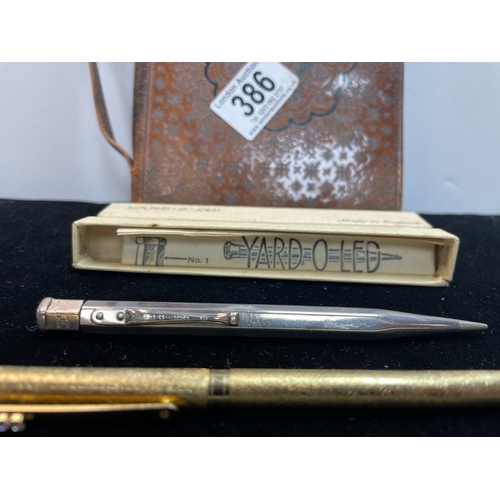 386 - 1920s/30s Leather Purse, Silver Yard-o-led Mechanical Pencil & another Pen