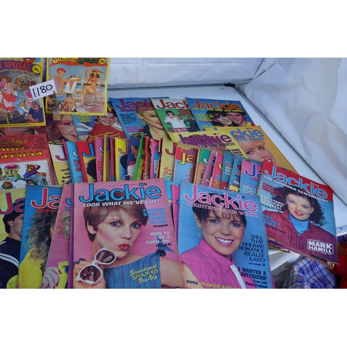 1256 - Mixed Lot of Vintage Jackie Magazines etc