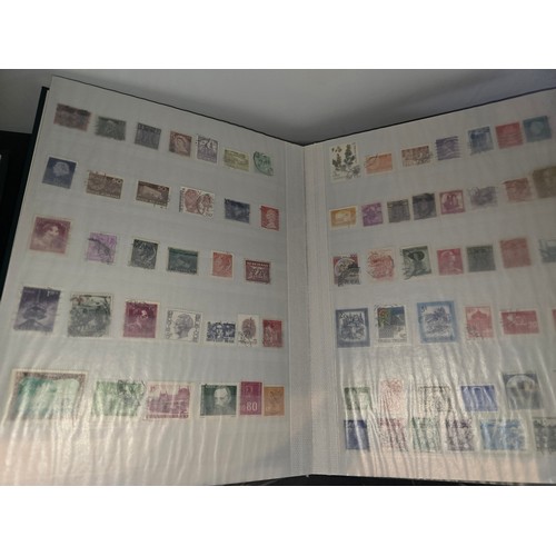 99B - 3x good albums of world stamps - Small example shown