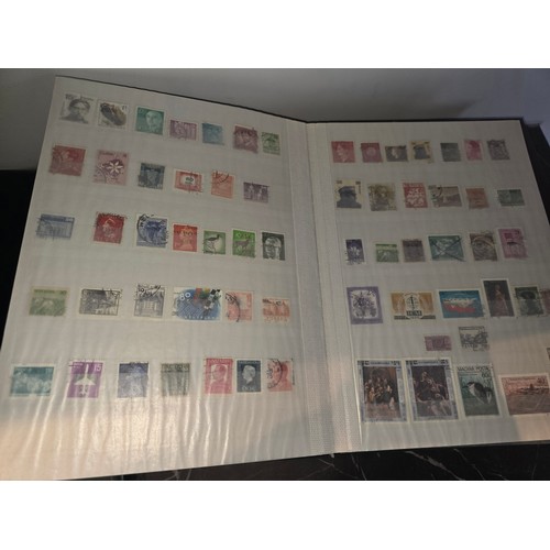 99B - 3x good albums of world stamps - Small example shown