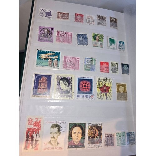 99B - 3x good albums of world stamps - Small example shown