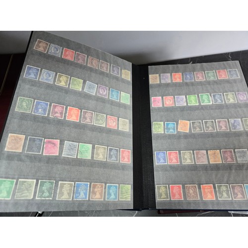 99E - 3x good albums of world stamps - Small example shown