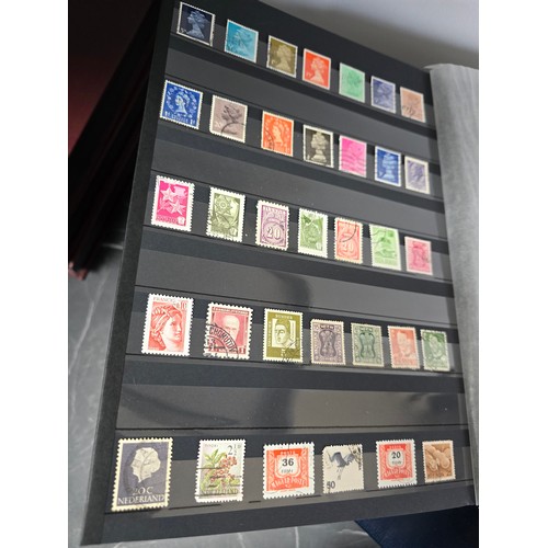 99E - 3x good albums of world stamps - Small example shown