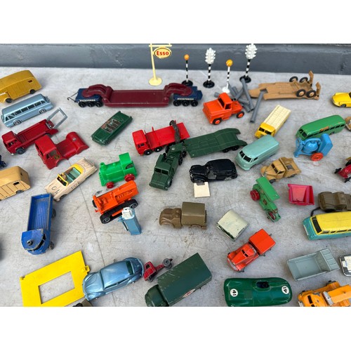 456 - Lot of Vintage 1960s Lesney Matchbox Cars, Buildings & Accessories including many rare examples