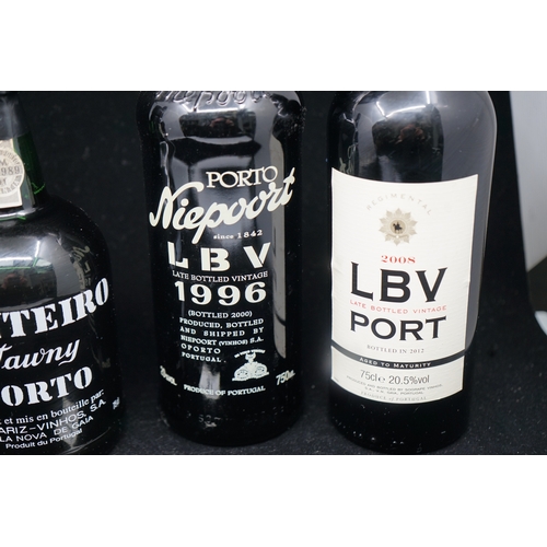 37 - Selection of port to include Martinez, Monteiro, Niepoort and LBV ports