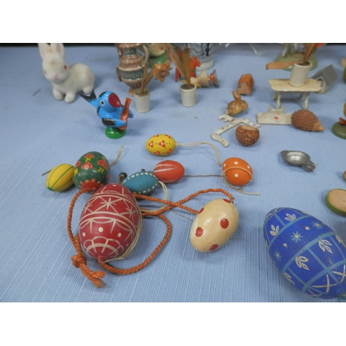 91 - Group of Vintage Miniature Wooden Toys, Figures etc