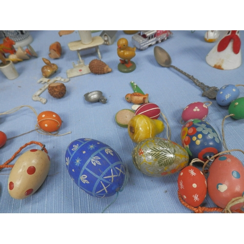 91 - Group of Vintage Miniature Wooden Toys, Figures etc