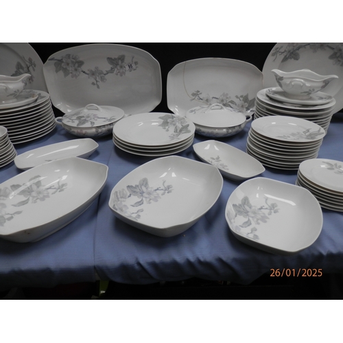 95 - Large Rosenthal Pamona Dinner Service