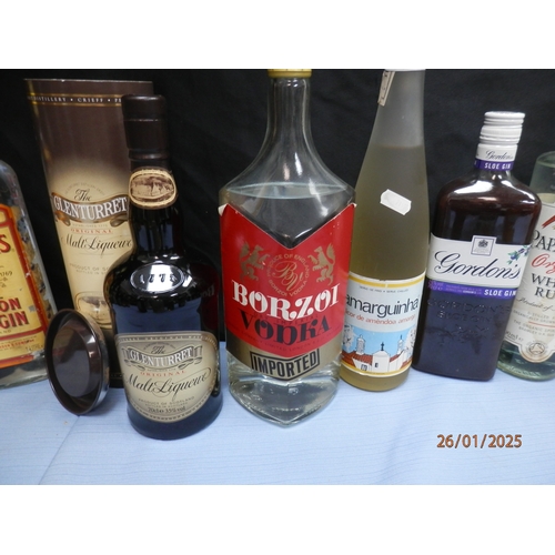 1i - Collection of assorted Vintage spirits and liqueurs including Gordon's London Dry Gin, Borzoi Vodka,... 