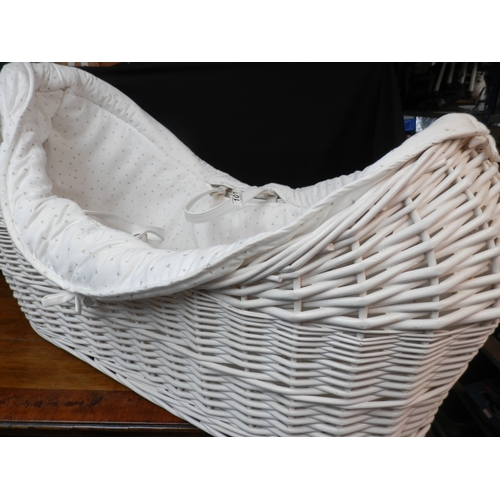 101 - Modern Wicker Moses Basket