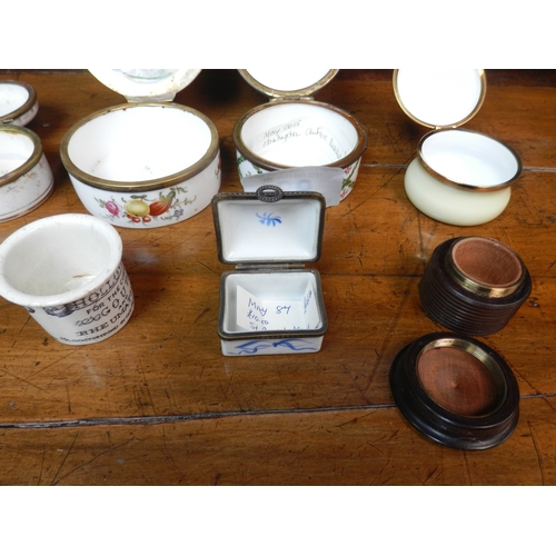 86 - Group of Antique and Vintage Trinket Boxes, a Victorian Ointment Pot, Tunbridge Ware Screw Top Patch... 