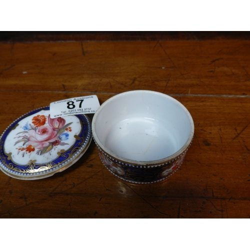 87 - Royal Worcester Chamberlains Pomade Pot and Cover (6.5cm)