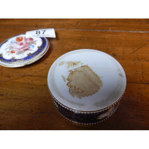 87 - Royal Worcester Chamberlains Pomade Pot and Cover (6.5cm)