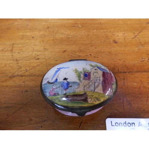 91 - Bilston Enamelled Mirrored Patch Box (4cm)