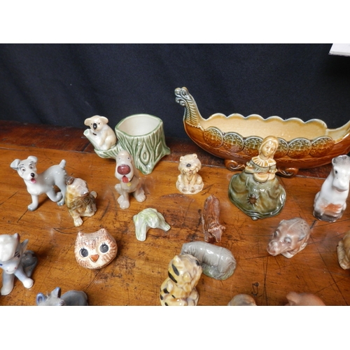 209 - Box of Wade Whimsies etc