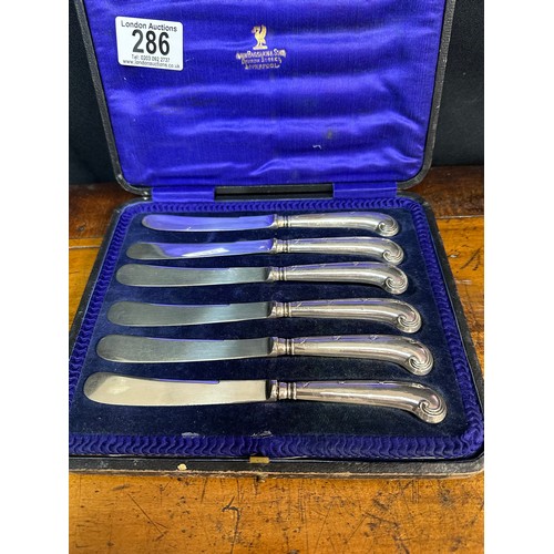 286 - Cased Set of Silver Handled Knives Hallmarked Sheffield 1915