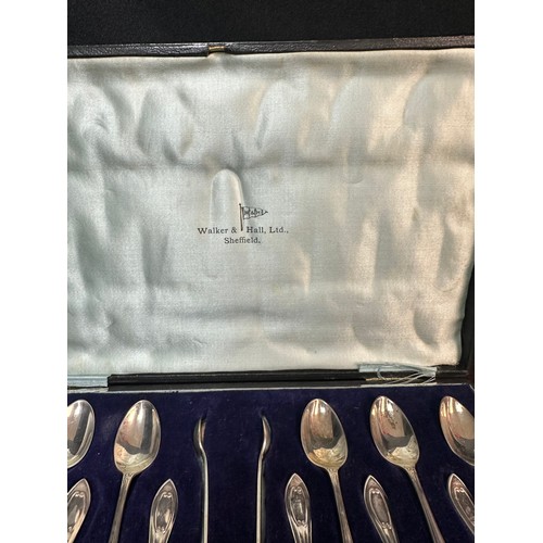 287 - Cased Set of Walker and Hall Teaspoons and Tongs, Sheffield c.1920s