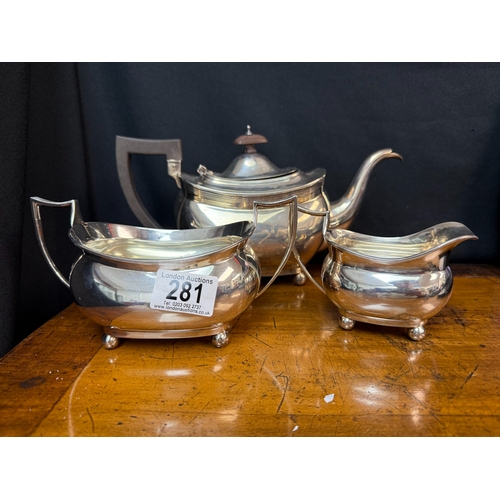 281 - A Hallmarked Silver Teapot, Milk Jug & Sugar Bowl Hallmarked Chester 1906 by Barker Bros (990g)