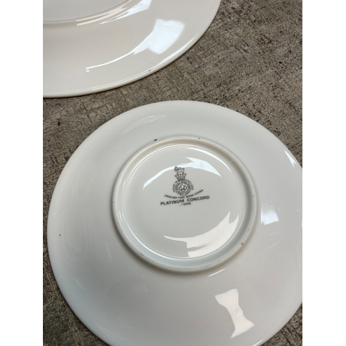 615A - Royal Doulton Platinum Concord Part Dinner Set oplus other bric a brac