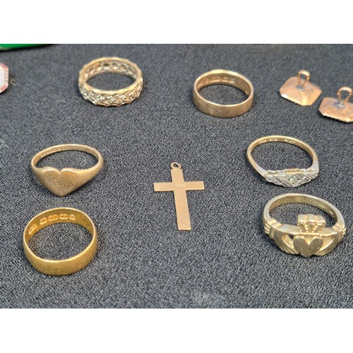 492 - Lot of Gold Jewellery to include 9ct Gold (approx 18.11g), 22ct Gold Wedding Band (approx 2.96g) & 9... 