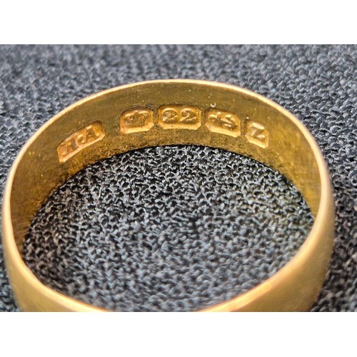 492 - Lot of Gold Jewellery to include 9ct Gold (approx 18.11g), 22ct Gold Wedding Band (approx 2.96g) & 9... 