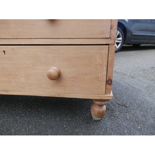 652 - Victorian Pine Chest of Drawers