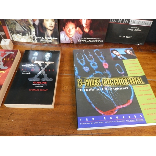 263 - The X Files Collection of Nine Books