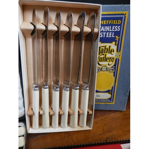 391 - Four Sets of Sheffield Stainless Steel Knives (25)