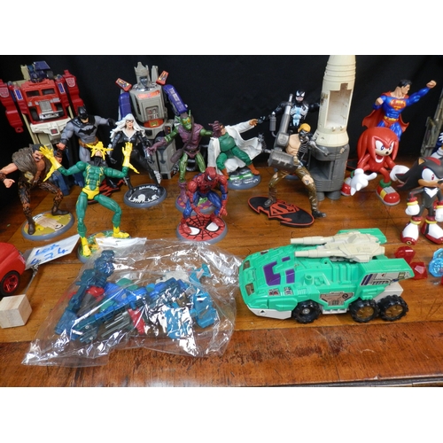 424 - Mixed Lot of Figures & Toys to include Marvel, Sonic The Hedgehog & Transformers