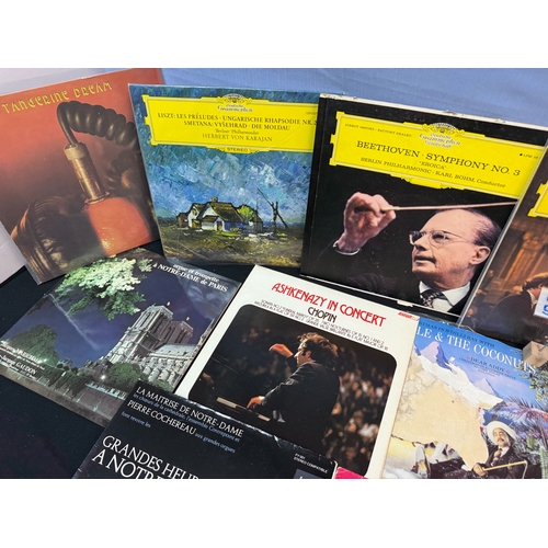 586 - Vinyl Records: A Good Collection of Classical to include Deutsche Grammophon (Mostly Stereo) also in... 